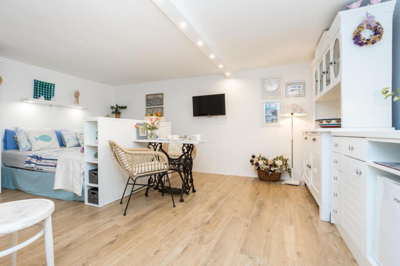 Charming Studio Apartment At House Rustica With Terrace And Nearby Parking Punat Exterior photo