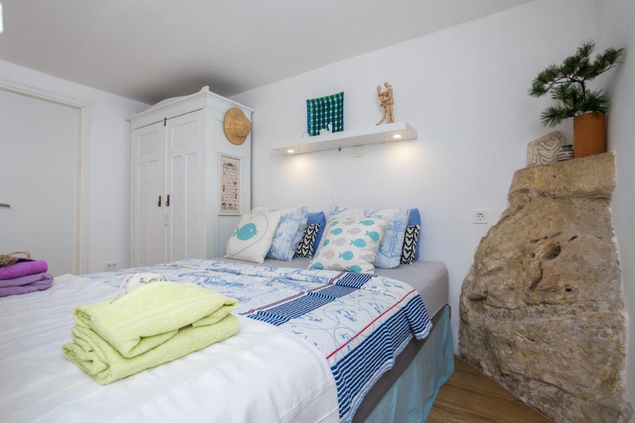 Charming Studio Apartment At House Rustica With Terrace And Nearby Parking Punat Exterior photo